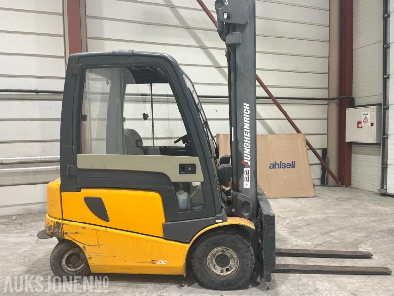 2001 Jungheinrich EFG-Vac 25 | elektrisk motvektstruck | 2500 timer! - Material handling equipment: picture 1 2001 Jungheinrich EFG-Vac 25 | elektrisk motvektstruck | 2500 timer! - Material handling equipment: picture 1