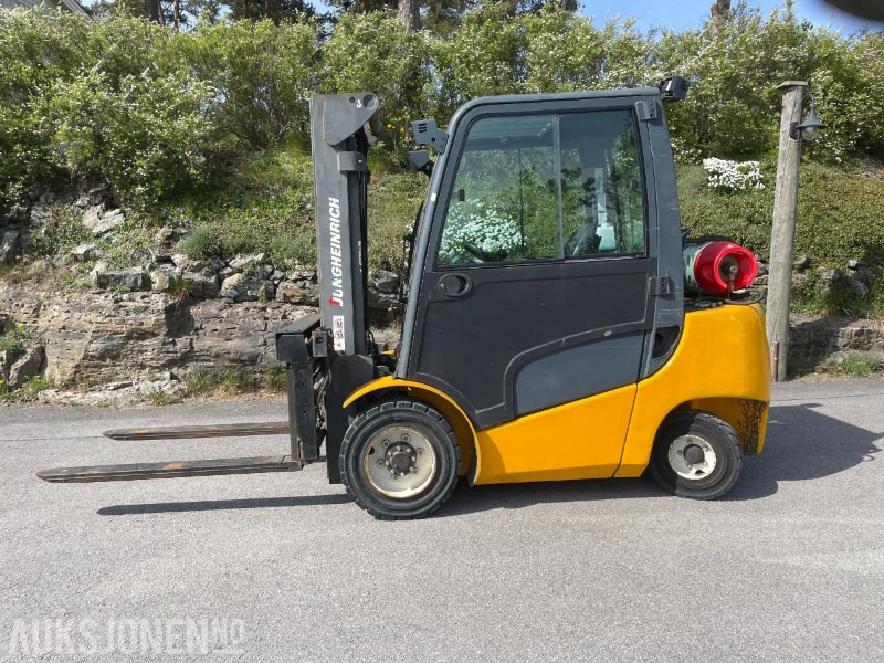 2008 Jungheinrich gaffeltruck 5000 mm løftehøyde, sideskift, spreder og teleskopgafler MVA FRI - Material handling equipment: picture 1 2008 Jungheinrich gaffeltruck 5000 mm løftehøyde, sideskift, spreder og teleskopgafler MVA FRI - Material handling equipment: picture 1