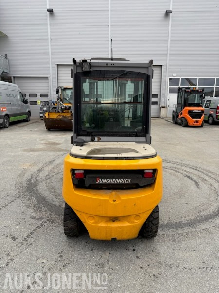 2016 Jungheinrich DFG 425 gaffeltruck - 2.5 tonn - Material handling equipment: picture 4 2016 Jungheinrich DFG 425 gaffeltruck - 2.5 tonn - Material handling equipment: picture 4