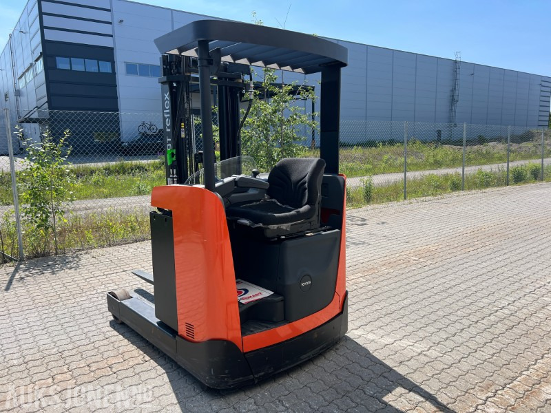 Skyvemasstruck BT RRE140 B m/lader - Material handling equipment: picture 2 Skyvemasstruck BT RRE140 B m/lader - Material handling equipment: picture 2