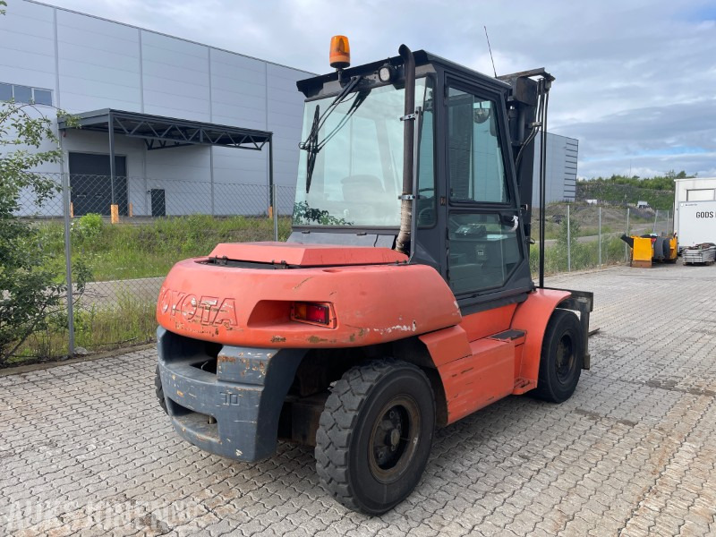 Toyota Tonero 5FD70 7T - Material handling equipment: picture 4 Toyota Tonero 5FD70 7T - Material handling equipment: picture 4
