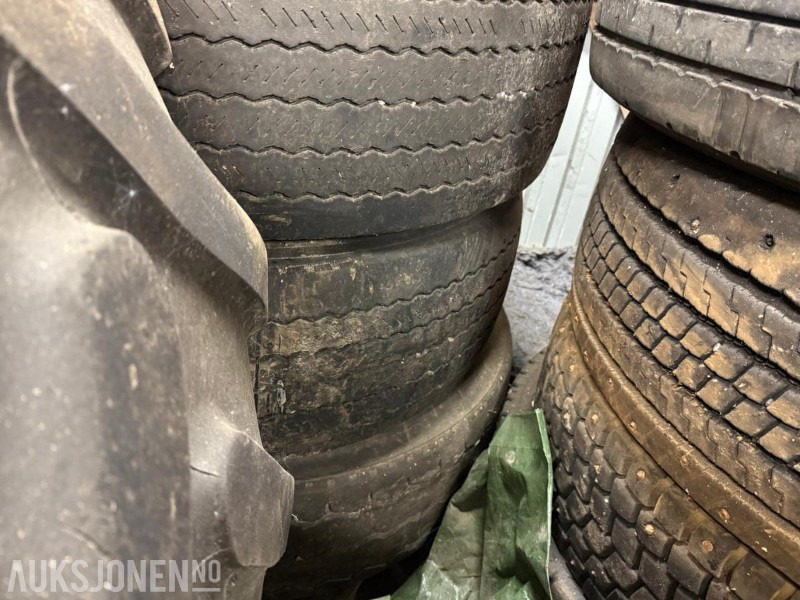 7 stk. Lastebildekk 315/65X22,5 og 385/65X22,5 - Truck: picture 2 7 stk. Lastebildekk 315/65X22,5 og 385/65X22,5 - Truck: picture 2