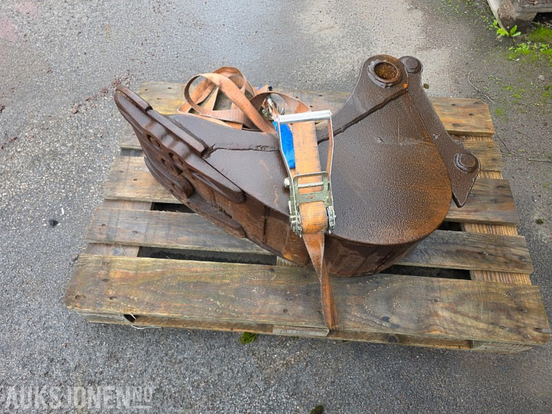 Volvo 3.5 t skuff S40 35 x 62 cm - Construction equipment: picture 4 Volvo 3.5 t skuff S40 35 x 62 cm - Construction equipment: picture 4