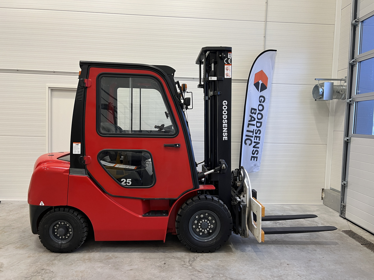 Goodsense FD25 with cabin! - Diesel forklift: picture 1 Goodsense FD25 with cabin! - Diesel forklift: picture 1