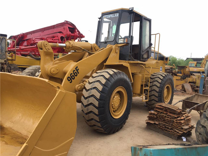 Wheel loader CATERPILLAR 966F: picture 1