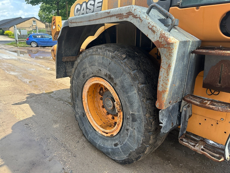 Wheel loader Case 621 F: picture 11