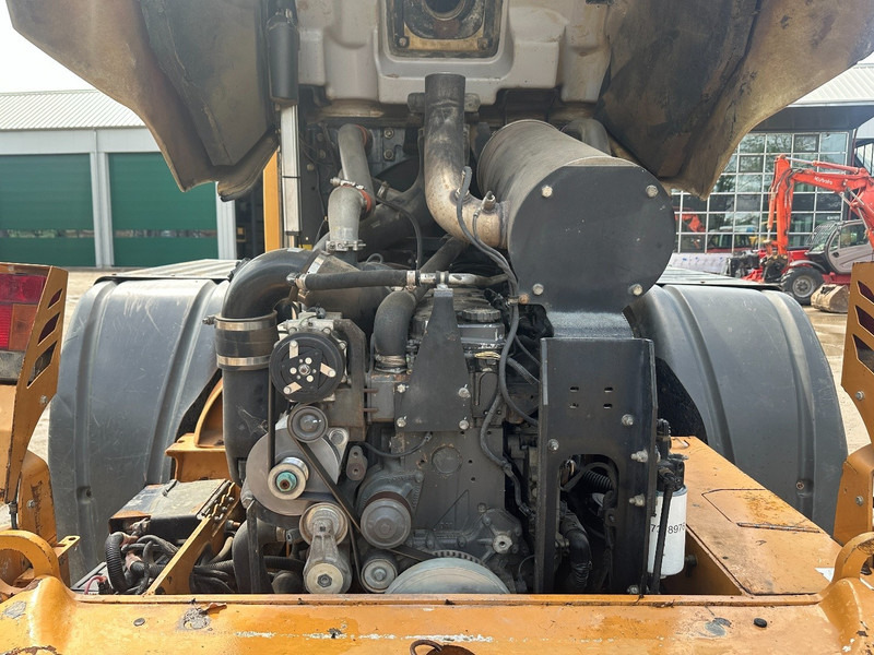 Wheel loader Case 621 F: picture 18