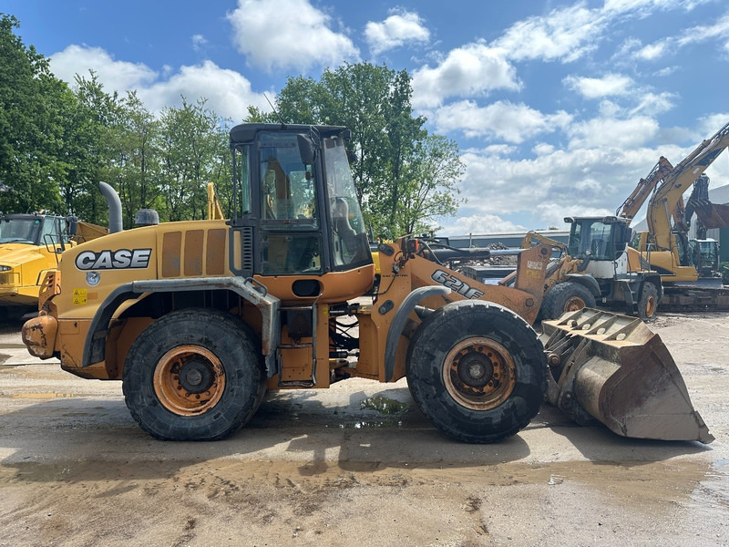 Wheel loader Case 621 F: picture 6