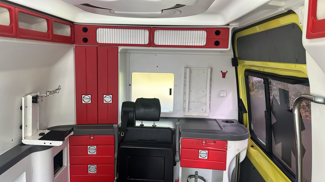 Mercedes Benz AMBULANCE Lot of 10 units Sprinter 313 CDI Automatic - Municipal/ Special vehicle: picture 4 Mercedes Benz AMBULANCE Lot of 10 units Sprinter 313 CDI Automatic - Municipal/ Special vehicle: picture 4