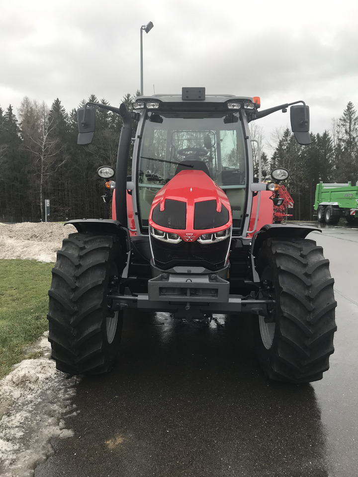 Massey Ferguson MF 5S.115 Dyna-4 ESSENTIAL - Farm tractor: picture 3 Massey Ferguson MF 5S.115 Dyna-4 ESSENTIAL - Farm tractor: picture 3