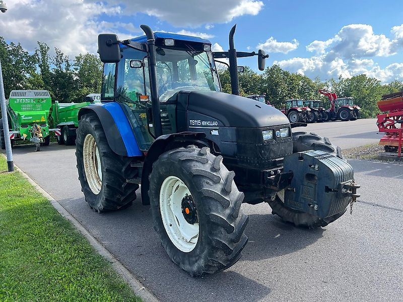 New Holland TS 115 - Farm tractor: picture 5 New Holland TS 115 - Farm tractor: picture 5