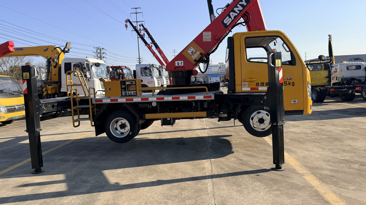 CLW SANY CHINESE BRAND Multi Functional Aerial Work Platform with High Load Capacity and Flexible Applications - Truck mounted aerial platform: picture 3 CLW SANY CHINESE BRAND Multi Functional Aerial Work Platform with High Load Capacity and Flexible Applications - Truck mounted aerial platform: picture 3