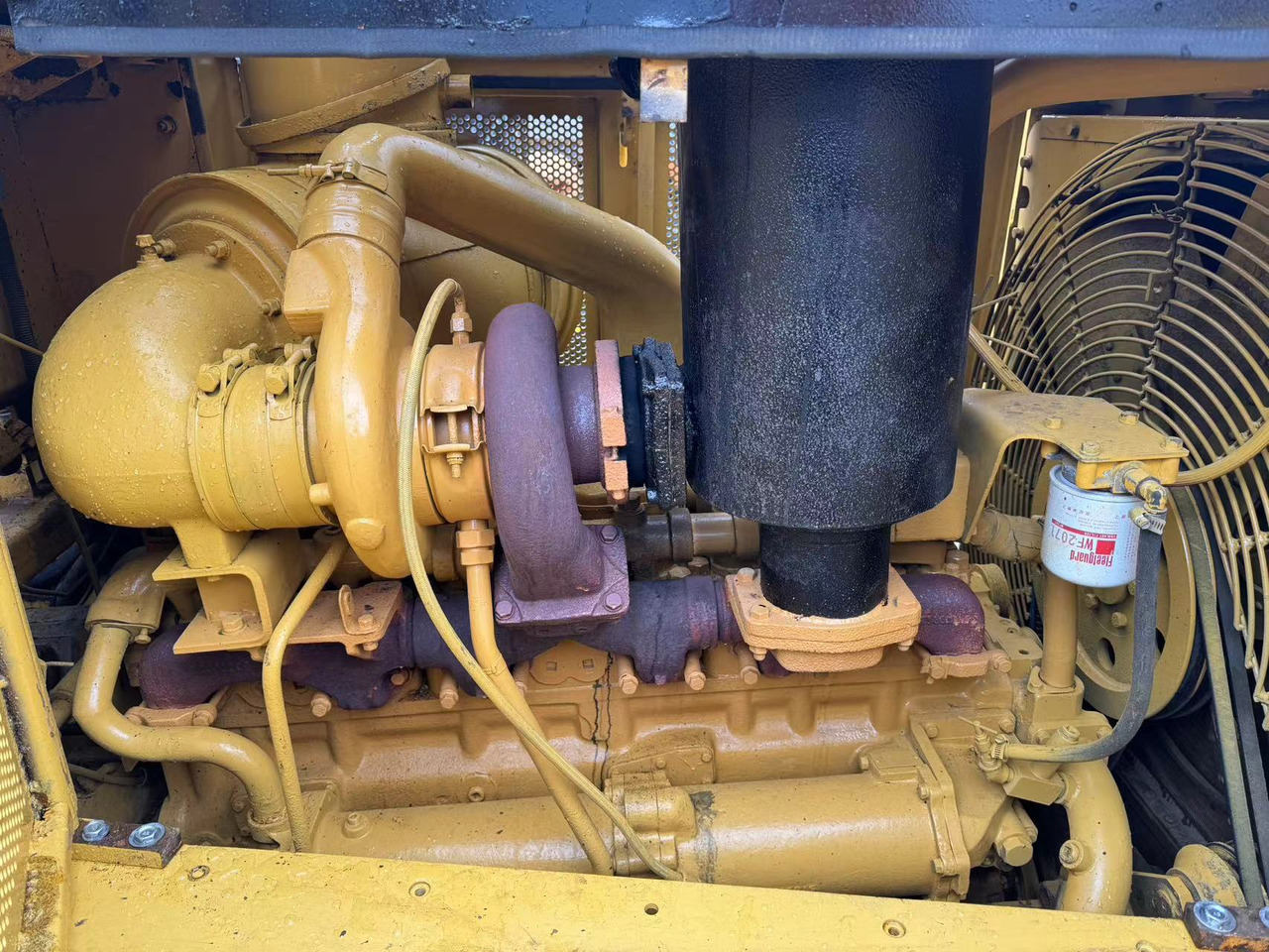 Bulldozer Caterpillar CAT D8R D8T D7H D7R D7G D7R D7E Used Bulldozer in Excellent Work Condition for Slae: picture 10 Bulldozer Caterpillar CAT D8R D8T D7H D7R D7G D7R D7E Used Bulldozer in Excellent Work Condition for Slae: picture 10