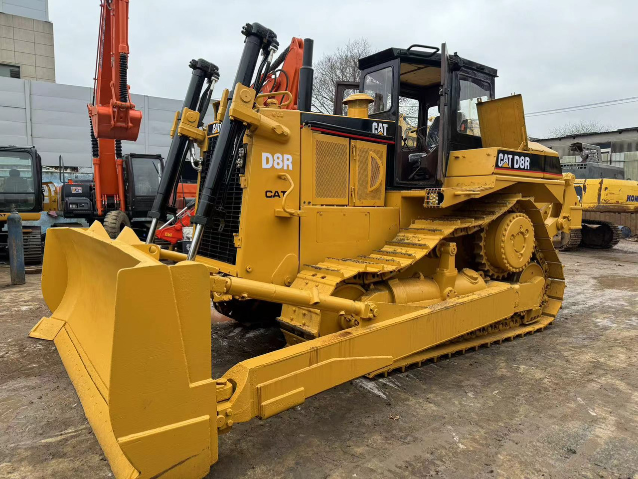 Bulldozer Caterpillar CAT D8R D8T D7H D7R D7G D7R D7E Used Bulldozer in Excellent Work Condition for Slae: picture 6 Bulldozer Caterpillar CAT D8R D8T D7H D7R D7G D7R D7E Used Bulldozer in Excellent Work Condition for Slae: picture 6