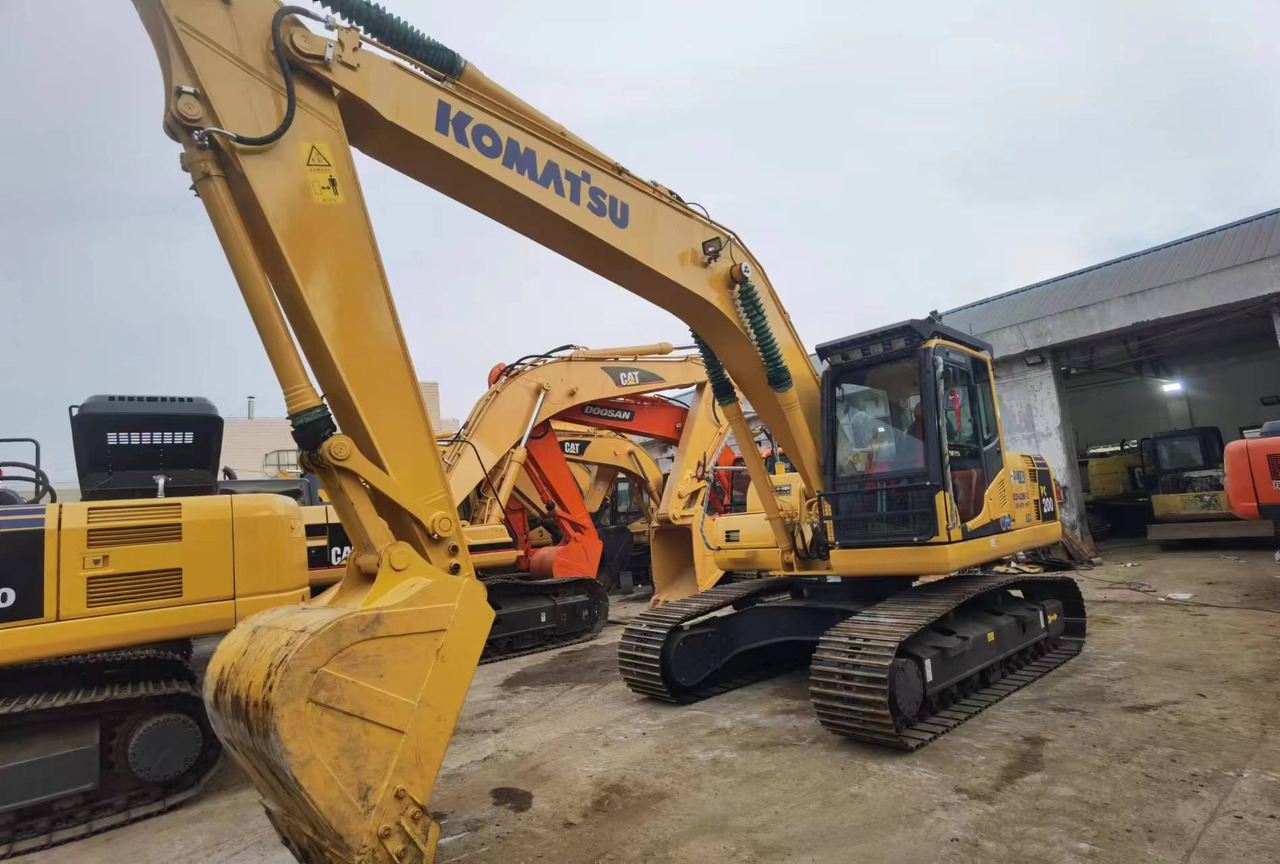 Komatsu PC200 PC210 PC220 Used Excavator Crawler Hydraulic High Quality Secondhand Excavator for Sale - Crawler excavator: picture 4 Komatsu PC200 PC210 PC220 Used Excavator Crawler Hydraulic High Quality Secondhand Excavator for Sale - Crawler excavator: picture 4