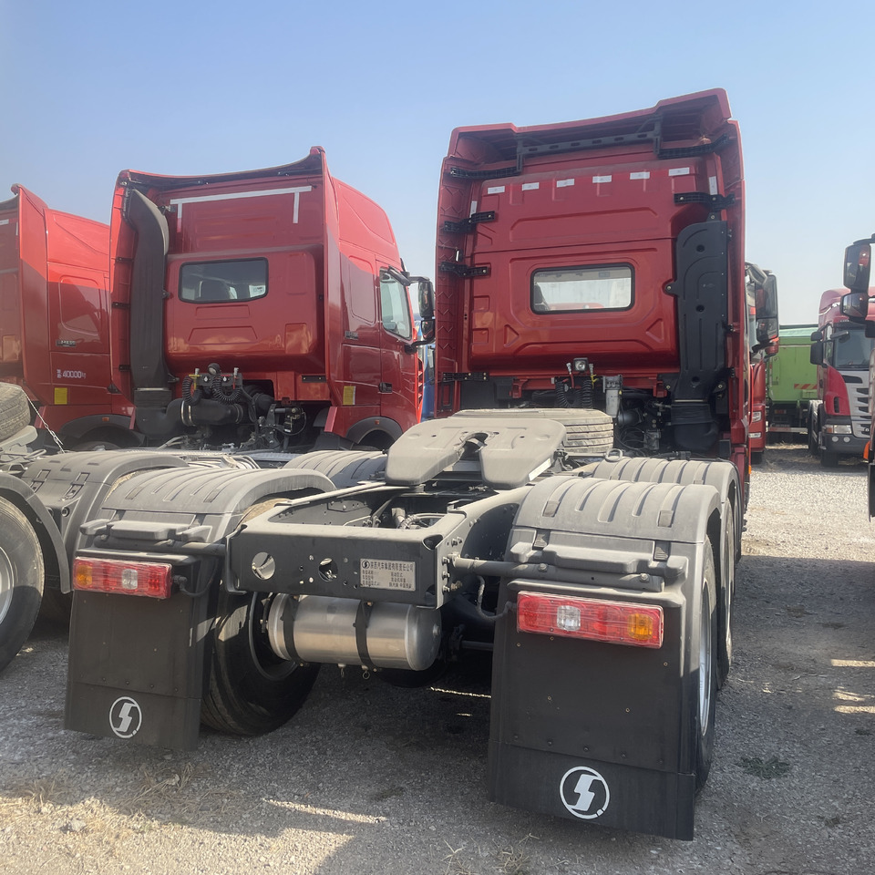 Shacman New or Used Truck Head Tractor Head Tipper Head - Tractor unit: picture 4 Shacman New or Used Truck Head Tractor Head Tipper Head - Tractor unit: picture 4