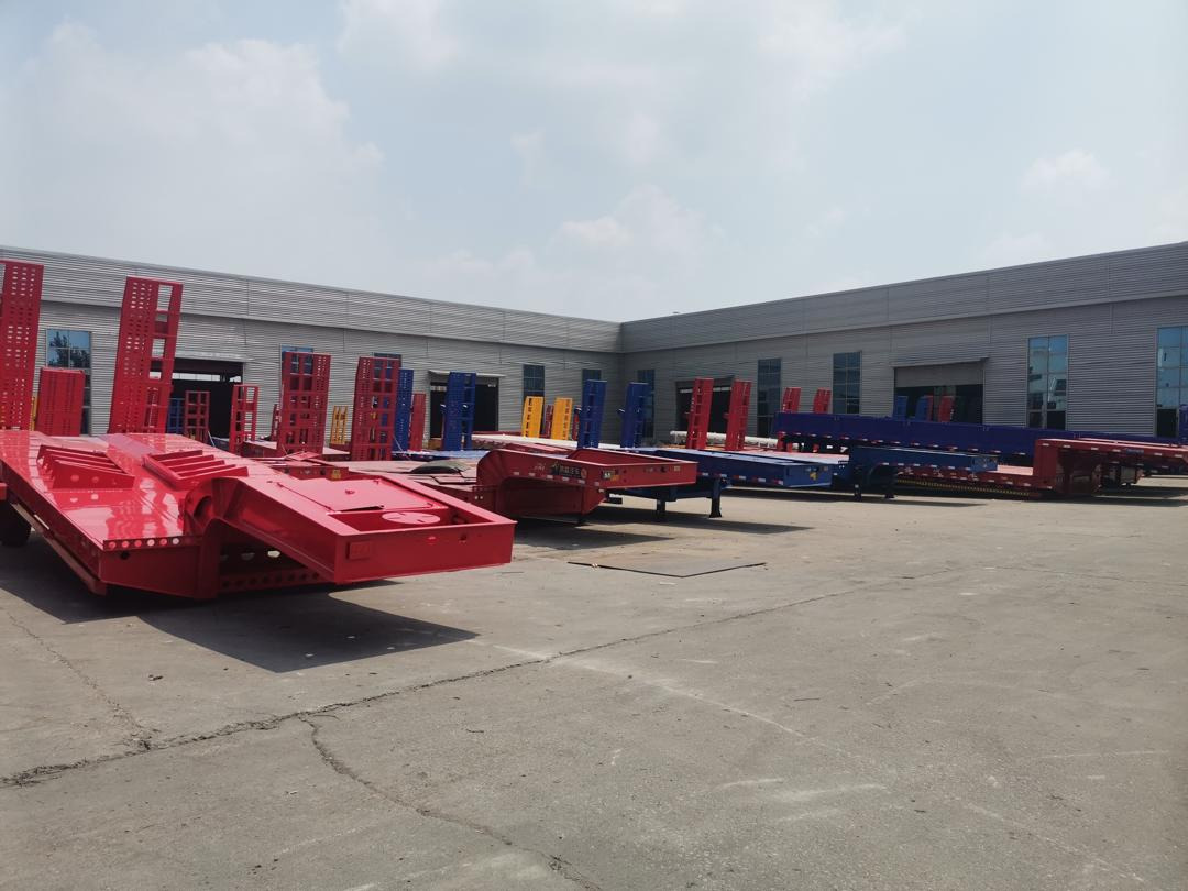 ZHICHENG SEMI FLAT BED LOW BED IN VARIOUS AND SIZE ( USED OR NEW CONDITION) - Low loader semi-trailer: picture 5 ZHICHENG SEMI FLAT BED LOW BED IN VARIOUS AND SIZE ( USED OR NEW CONDITION) - Low loader semi-trailer: picture 5
