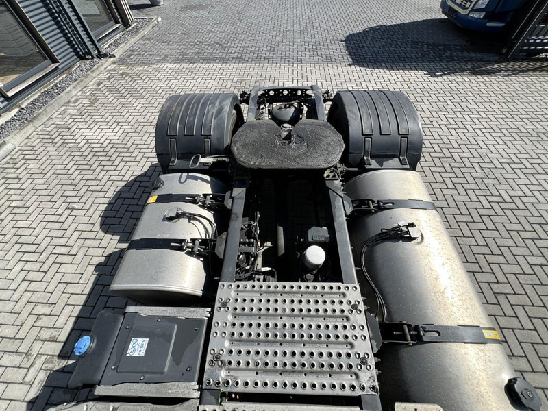Tractor unit Volvo FH 460 4x2 trekker Globetrotter / 2x Fuel Tank: picture 16 Tractor unit Volvo FH 460 4x2 trekker Globetrotter / 2x Fuel Tank: picture 16