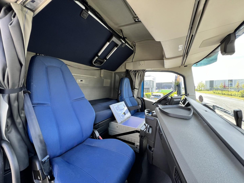 Tractor unit Volvo FH 460 4x2 trekker Globetrotter / 2x Fuel Tank: picture 15 Tractor unit Volvo FH 460 4x2 trekker Globetrotter / 2x Fuel Tank: picture 15