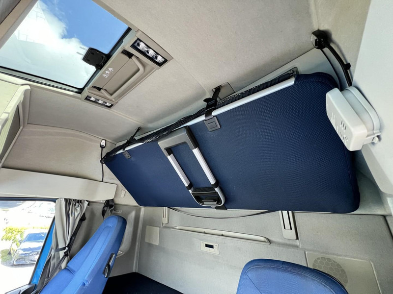 Tractor unit Volvo FH 460 4x2 trekker Globetrotter / 2x Fuel Tank: picture 19 Tractor unit Volvo FH 460 4x2 trekker Globetrotter / 2x Fuel Tank: picture 19