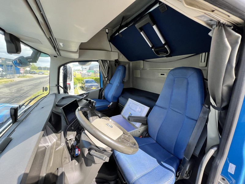 Tractor unit Volvo FH 460 4x2 trekker Globetrotter / 2x Fuel Tank: picture 14 Tractor unit Volvo FH 460 4x2 trekker Globetrotter / 2x Fuel Tank: picture 14