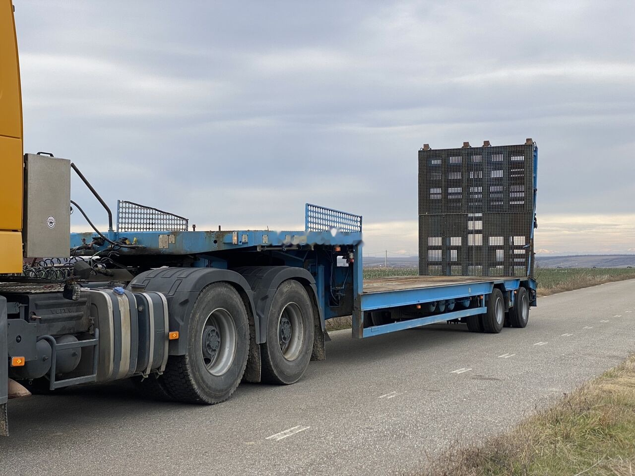 Goldhofer GOLDHOFFER STZ - L2 - 23/80 Trailer Agabaritic 2 VIRATOARE : 2 S - Low loader semi-trailer: picture 4 Goldhofer GOLDHOFFER STZ - L2 - 23/80 Trailer Agabaritic 2 VIRATOARE : 2 S - Low loader semi-trailer: picture 4