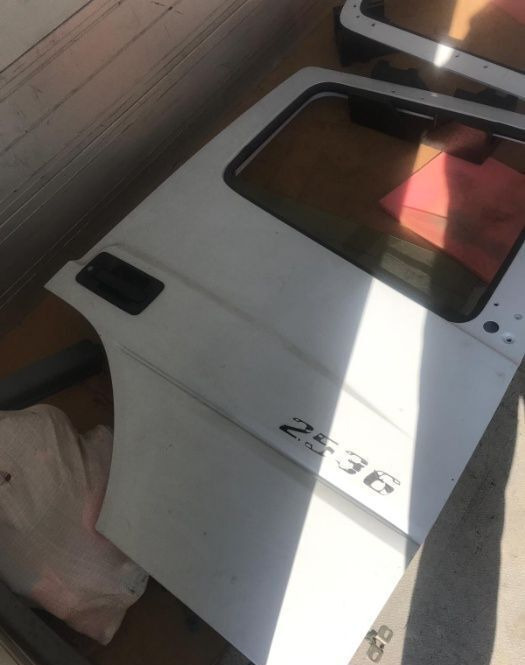 Mercedes-Benz Actros,ATEGO,AXOR truck - Door and parts for Truck: picture 1 Mercedes-Benz Actros,ATEGO,AXOR truck - Door and parts for Truck: picture 1