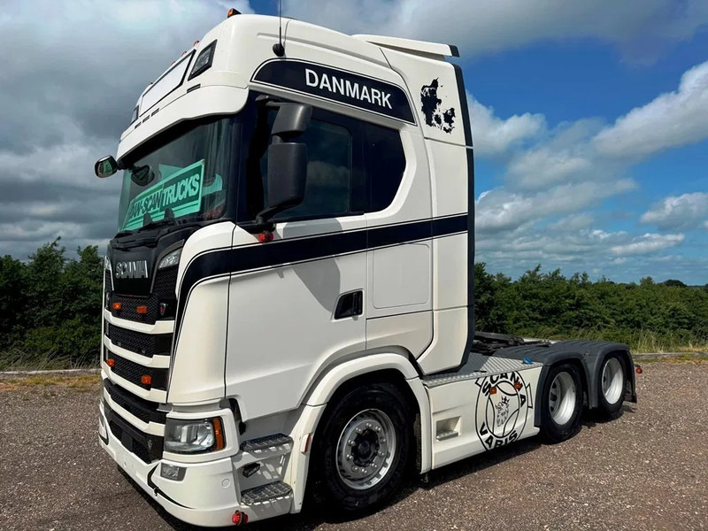 Scania S580 V8 NGS weelbase 2950mm. Air / Air suspension. Hydr. system. Air Cooler. Retarder - Tractor unit: picture 2 Scania S580 V8 NGS weelbase 2950mm. Air / Air suspension. Hydr. system. Air Cooler. Retarder - Tractor unit: picture 2