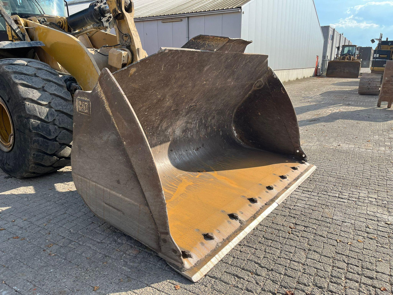 Wheel loader Caterpillar 972M: picture 8