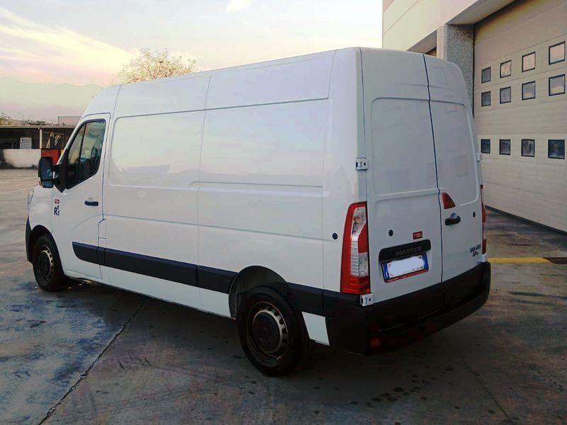 Renault Master Furgone red edition 2021 - Panel van: picture 3 Renault Master Furgone red edition 2021 - Panel van: picture 3