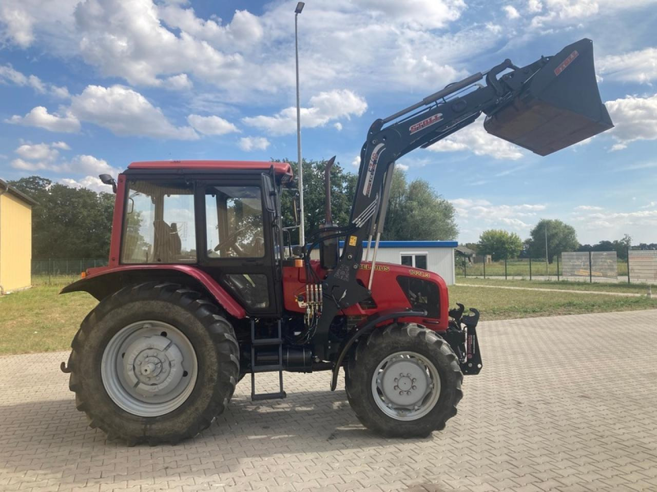 Belarus MTS1021.3 - Farm tractor: picture 4 Belarus MTS1021.3 - Farm tractor: picture 4