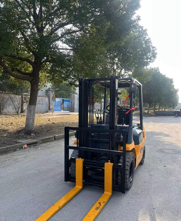 Toyota Made in Japan 7FD30 3ton 5ton 7FD50 for sale - Diesel forklift: picture 3 Toyota Made in Japan 7FD30 3ton 5ton 7FD50 for sale - Diesel forklift: picture 3