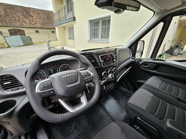 IVECO Daily 35S18 3.0 Pritsche Plane LBW Bär AHK ACC - Curtain side van: picture 4 IVECO Daily 35S18 3.0 Pritsche Plane LBW Bär AHK ACC - Curtain side van: picture 4