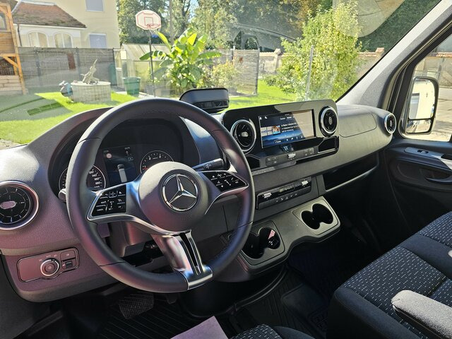 MERCEDES-BENZ Sprinter 317 CDI Kasten L2H2 AHK 3,5t MBUX10,25... - Panel van: picture 5 MERCEDES-BENZ Sprinter 317 CDI Kasten L2H2 AHK 3,5t MBUX10,25... - Panel van: picture 5