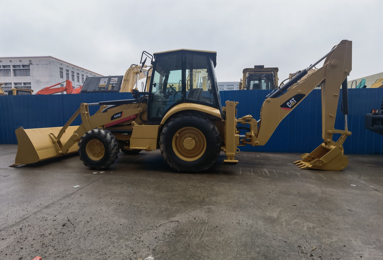 Cat 420F backhoe loader - Backhoe loader: picture 2 Cat 420F backhoe loader - Backhoe loader: picture 2