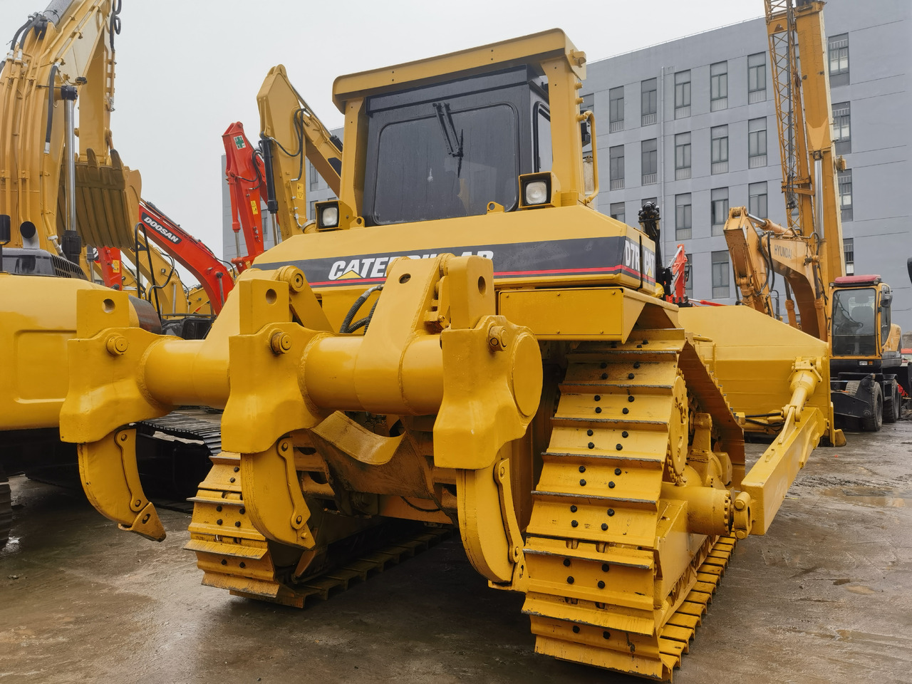 Caterpillar D7R Bulldozer - Bulldozer: picture 4 Caterpillar D7R Bulldozer - Bulldozer: picture 4