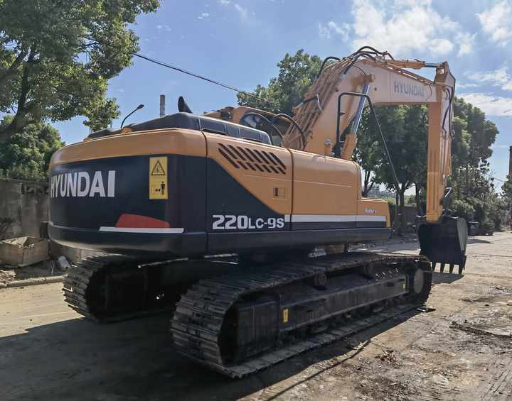Cheapest price Hyundai 220lc-9s excavator used South Korea Hyundai 220lc-9s excavator in stock - Crawler excavator: picture 5 Cheapest price Hyundai 220lc-9s excavator used South Korea Hyundai 220lc-9s excavator in stock - Crawler excavator: picture 5