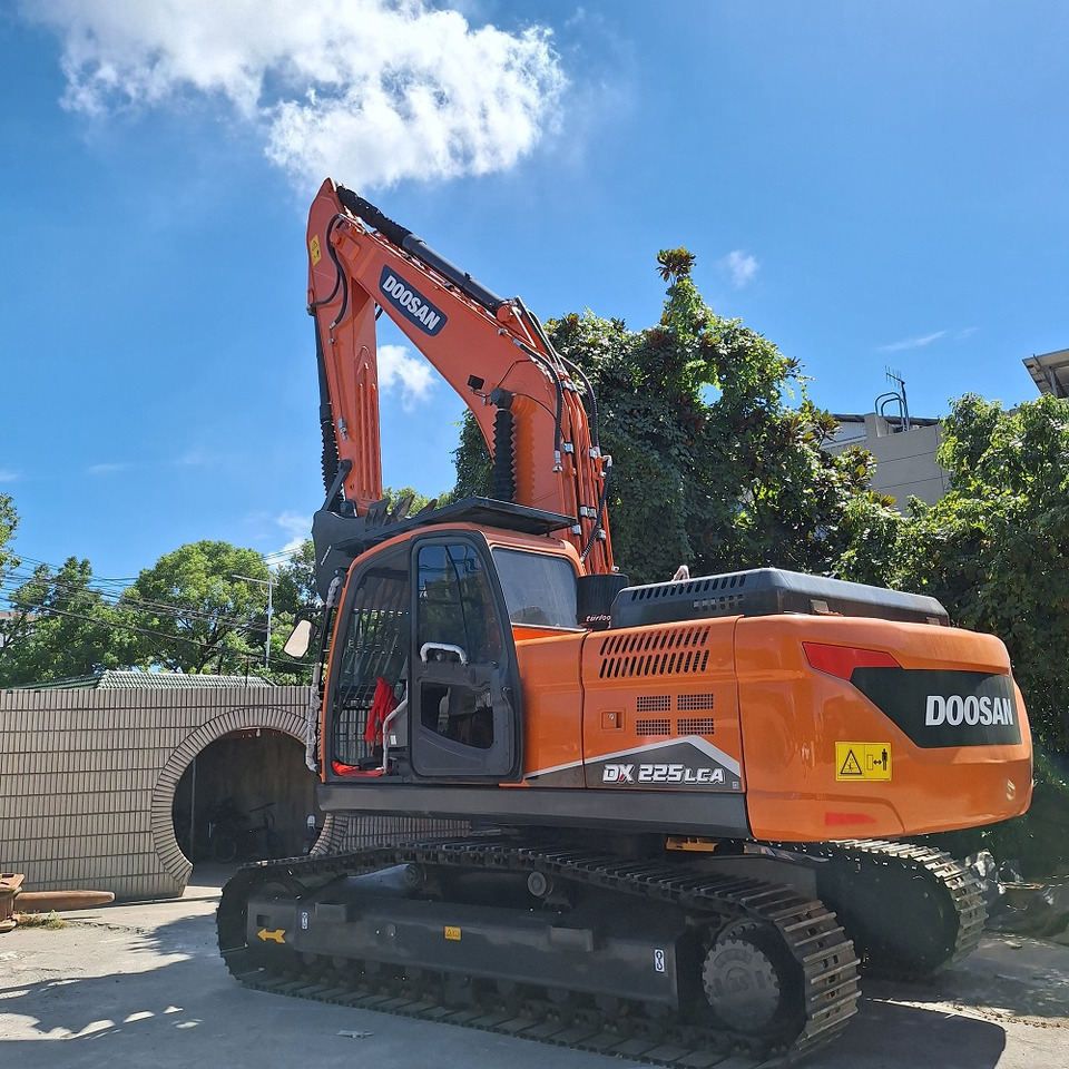 Doosan Dx225LCA Crawler Excavator - Crawler excavator: picture 1 Doosan Dx225LCA Crawler Excavator - Crawler excavator: picture 1