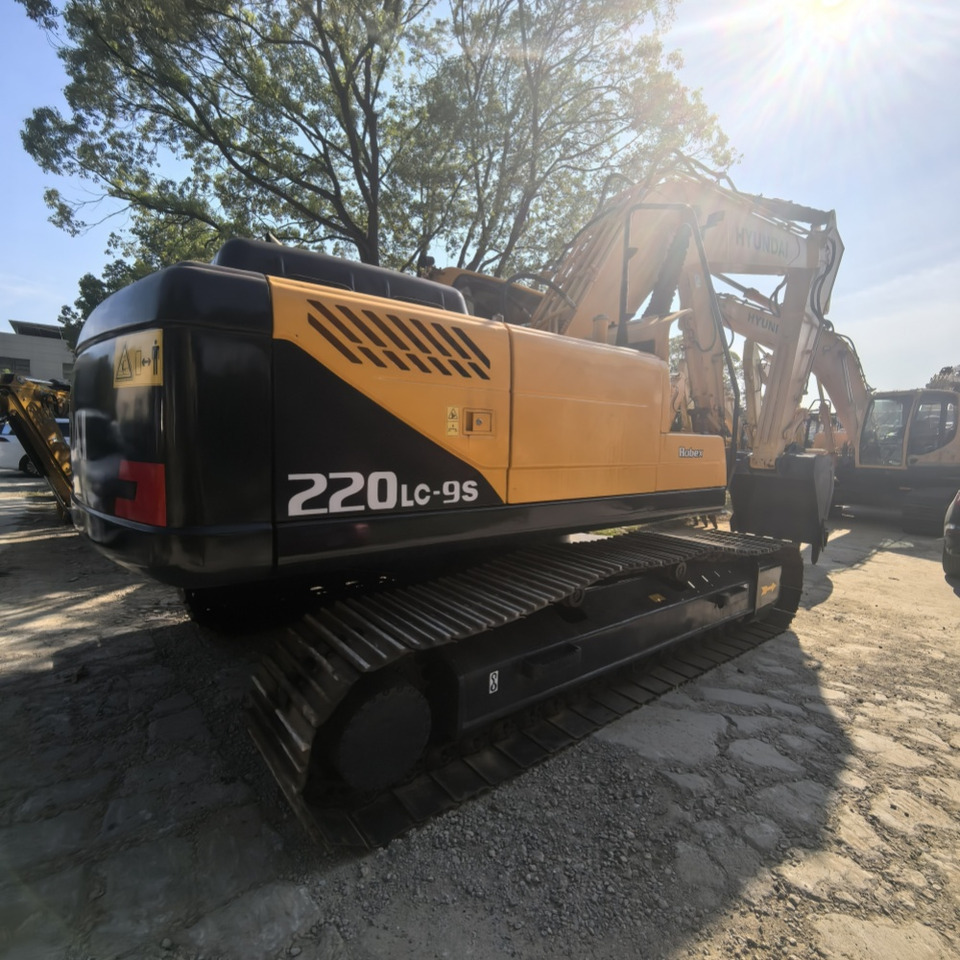 Hyundai 220lc-9s   excavator - Wheel excavator: picture 4 Hyundai 220lc-9s   excavator - Wheel excavator: picture 4