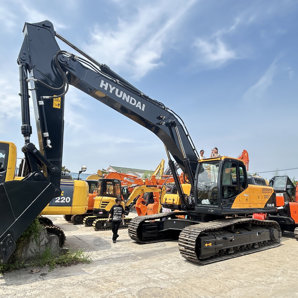 Hyundai 350LVS  excavator - Wheel excavator: picture 3 Hyundai 350LVS  excavator - Wheel excavator: picture 3
