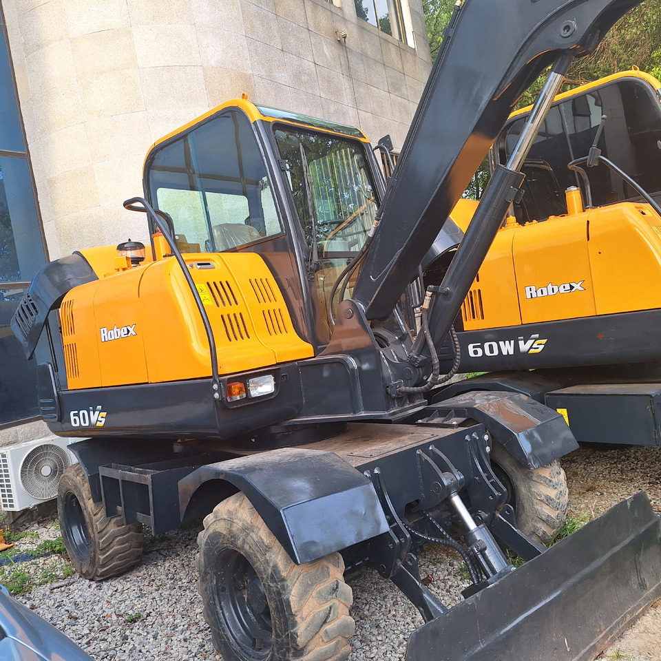 Hyundai 60vs  excavator - Wheel excavator: picture 3 Hyundai 60vs  excavator - Wheel excavator: picture 3