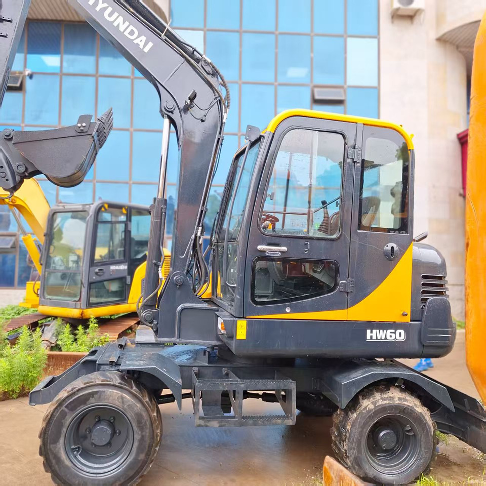 Hyundai HW60  excavator - Wheel excavator: picture 3 Hyundai HW60  excavator - Wheel excavator: picture 3