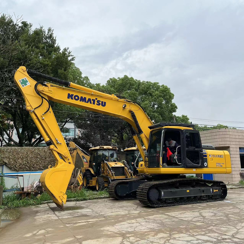 Komatsu PC 220-8 Excavator - Crawler excavator: picture 3 Komatsu PC 220-8 Excavator - Crawler excavator: picture 3