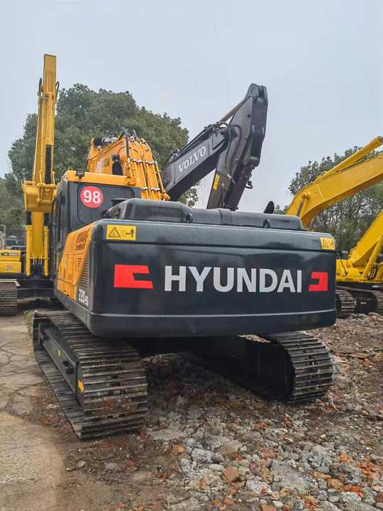 Korea Original Hyundai 220LC-9S Excavator Hyundai 220 20ton Excavator Construction Machinery on Sale - Crawler excavator: picture 4 Korea Original Hyundai 220LC-9S Excavator Hyundai 220 20ton Excavator Construction Machinery on Sale - Crawler excavator: picture 4
