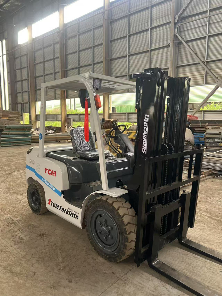 TCM FD30 Forklift - Diesel forklift: picture 2 TCM FD30 Forklift - Diesel forklift: picture 2