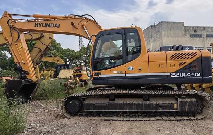 Used Korea Hyundai 220LC-9s hydraulic Crawler Excavator Hyundai digger For Sale - Crawler excavator: picture 4 Used Korea Hyundai 220LC-9s hydraulic Crawler Excavator Hyundai digger For Sale - Crawler excavator: picture 4