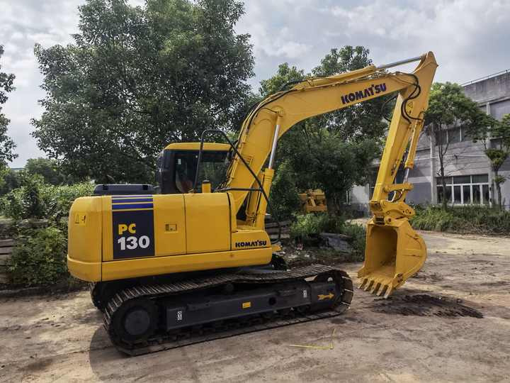 Used hydraulic excavator PC130-7 Cheap Price Komatsu in good condition japan import multifunction in stock for sale - Crawler excavator: picture 2 Used hydraulic excavator PC130-7 Cheap Price Komatsu in good condition japan import multifunction in stock for sale - Crawler excavator: picture 2