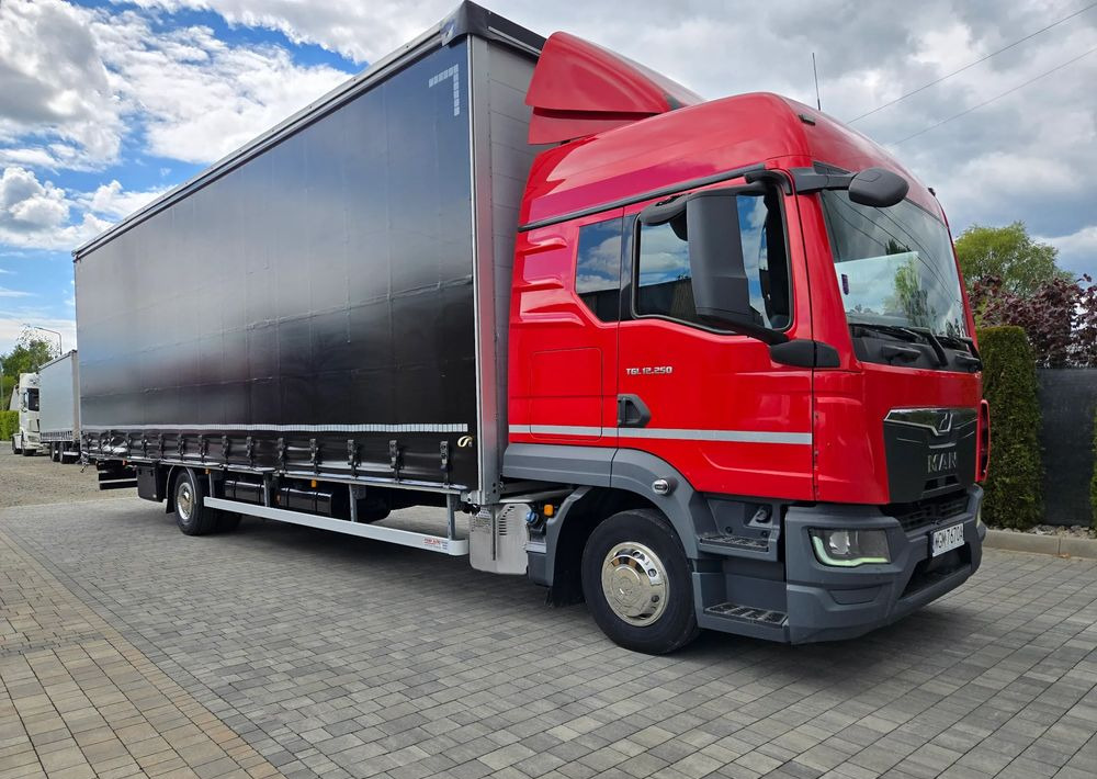 MAN TGL 12.250 - Curtainsider truck: picture 1 MAN TGL 12.250 - Curtainsider truck: picture 1
