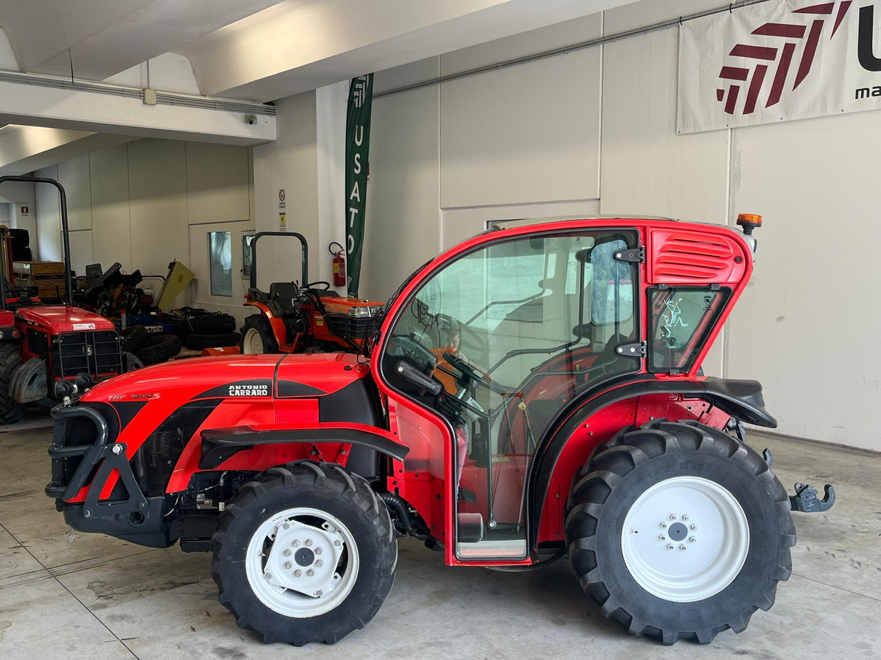 ANTONIO CARRARO TGF 7800S - Farm tractor: picture 3 ANTONIO CARRARO TGF 7800S - Farm tractor: picture 3