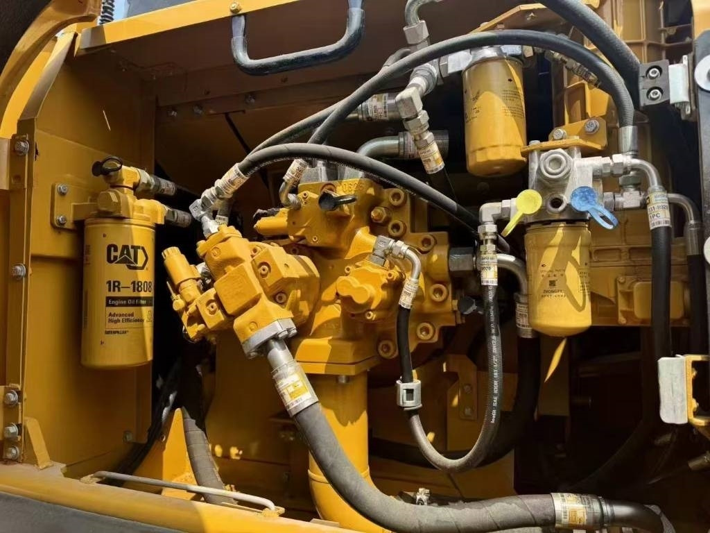 CAT 330 - Crawler excavator: picture 3 CAT 330 - Crawler excavator: picture 3